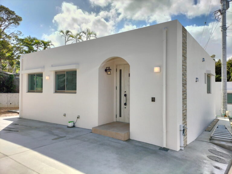 Entry Porch and Exterior Wall Tile for a Natural Look